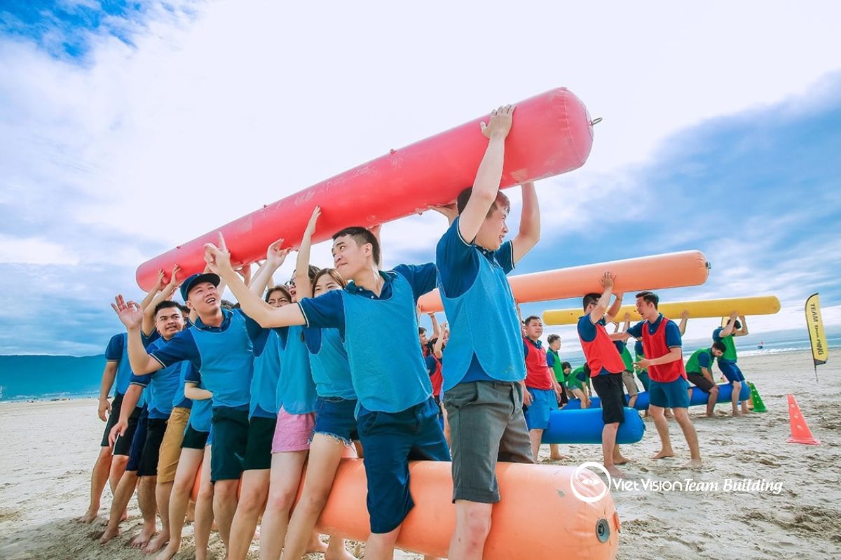 các đội tham gia warm up khởi động trong chương trình team building diamond
