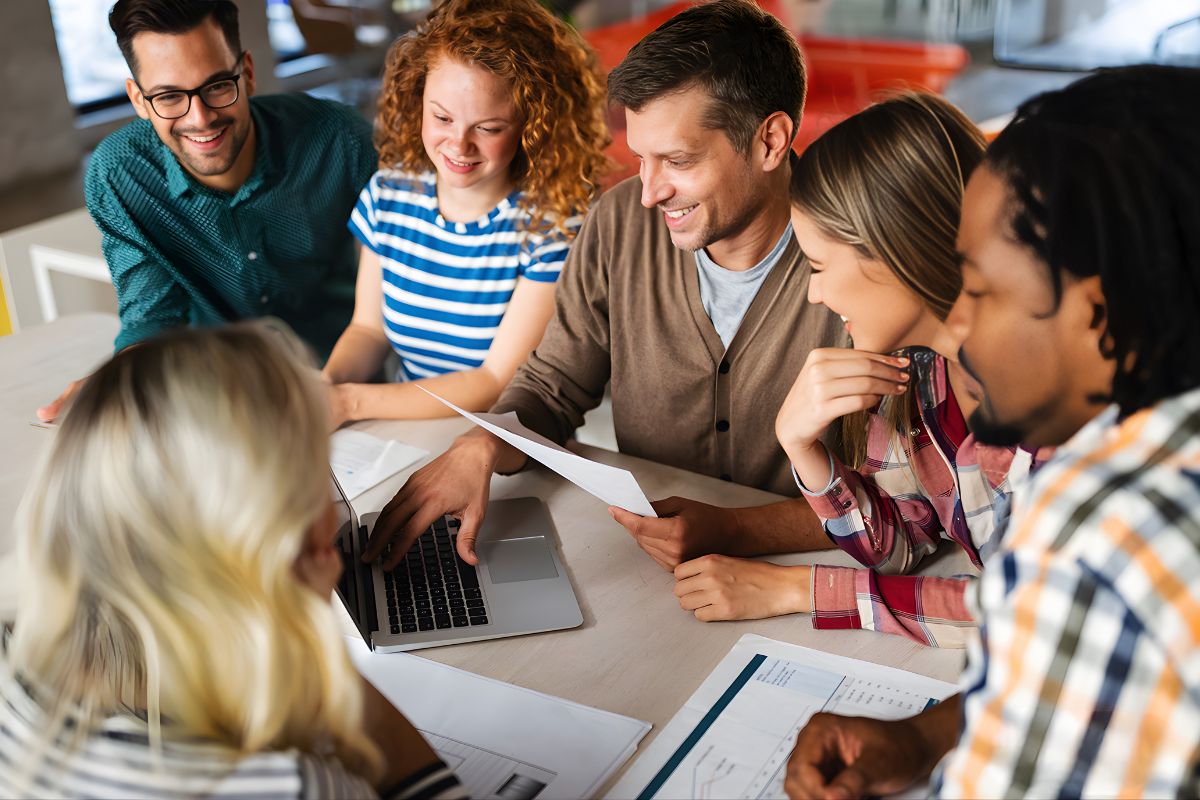 Hoạt động nhóm vui nhộn trong Ice Breaking Game