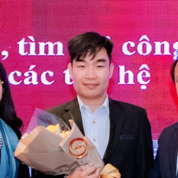 Anh-Tien-IT-Du-lich-tam-nhin-viet