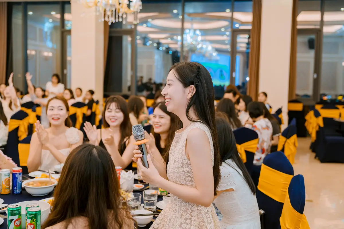 Cách đánh giá sự kiện hiệu quả và thực tế hơn