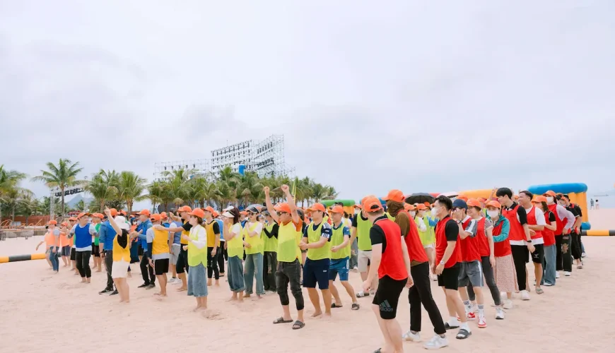 Cẩm Nang Tổ Chức Team Building Biển 2026 Từ A-Z