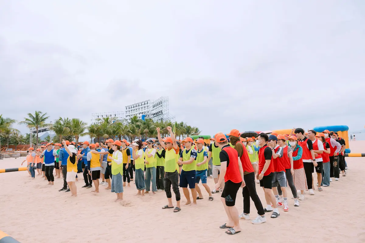 Cẩm Nang Tổ Chức Team Building Biển 2026 Từ A-Z