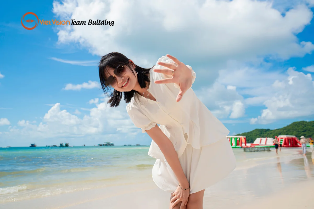 Tập thể Công ty TNHH Tungsten Development Vietnam trong chương trình team building Đồi Rồng