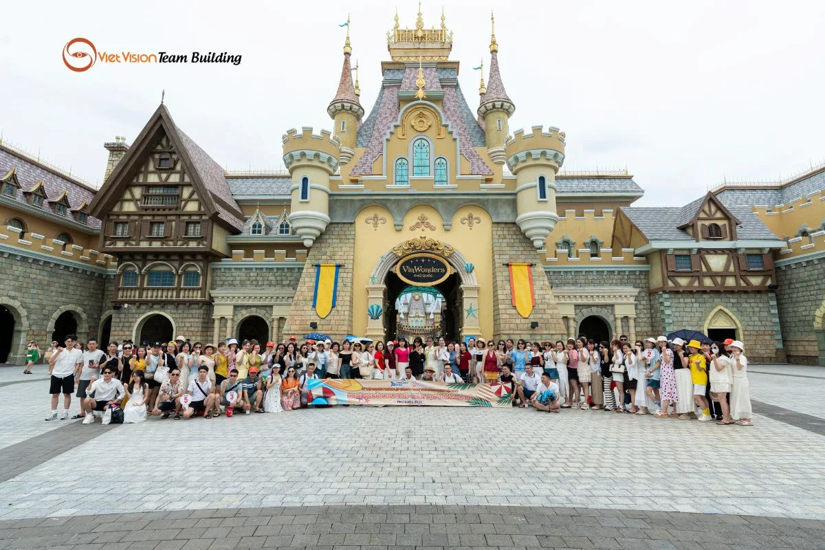 Tập thể Công ty TNHH Yanagawa Việt Nam tham gia tour team building Phú Quốc