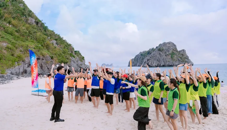Đồng đội VPBank cùng nhau bứt phá trong teambuilding tại Hạ Long với Công Ty Tổ Chức Team Building Uy Tín