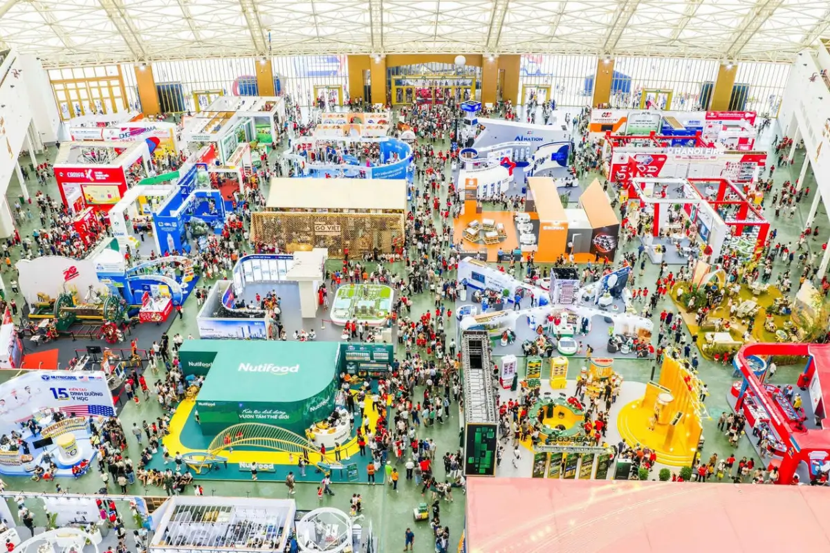 Exhibition – hay còn gọi là triển lãm thương mại, hội chợ thương mại, triển lãm doanh nghiệp