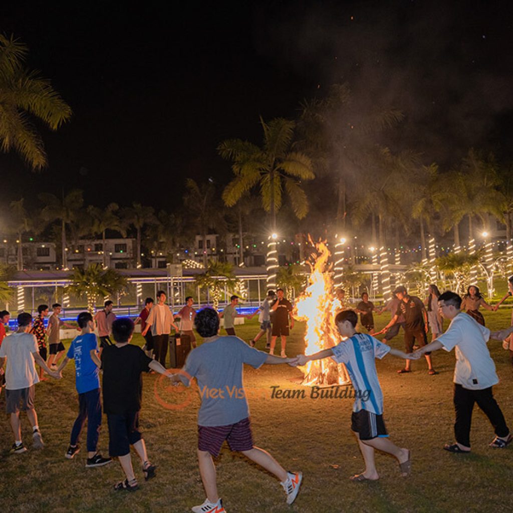 Hình Ảnh Chương Trình Team Building & Đốt Lửa Trại Lớp 10A2 THPT Chuyên KHTN - Học Hết Mình Chơi Hết Sức (10)