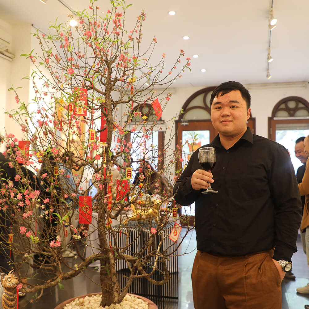 Hoàng Công Hiếu - Nhân Viên Marketing
