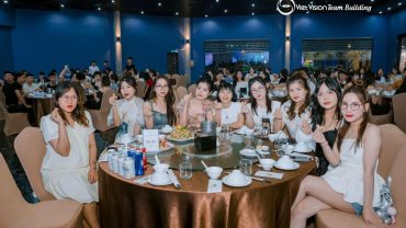 Toàn cảnh tổ chức Year End Party tại nhà hàng sang trọng