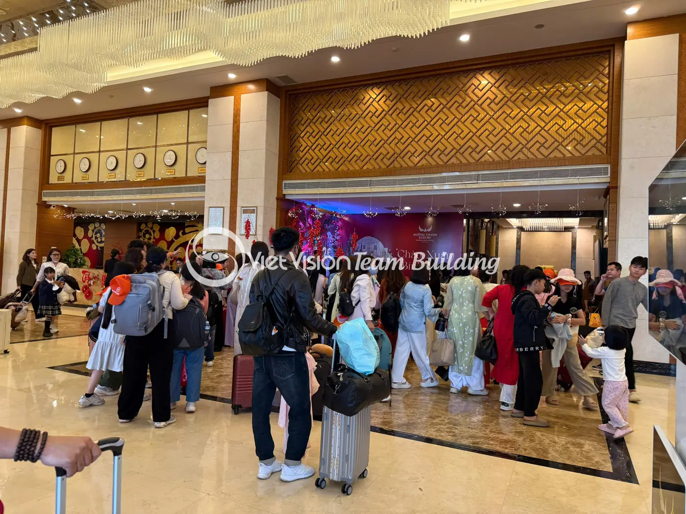 Buffet khách sạn là phương án ổn định cho đoàn đông tại Hạ Long
