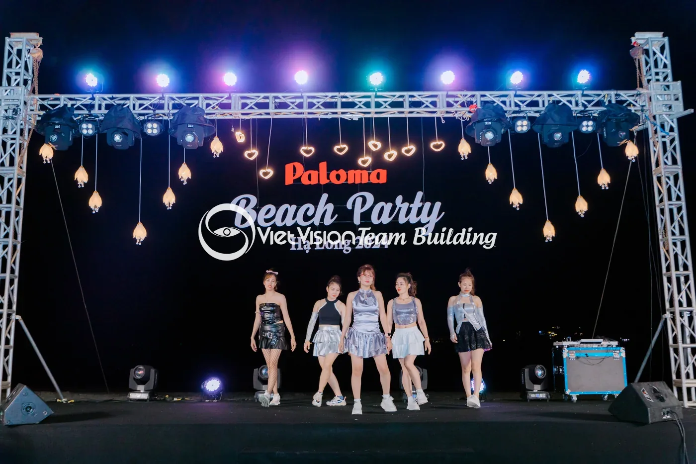 Backdrop sân khấu tạo điểm nhấn cho đêm gala