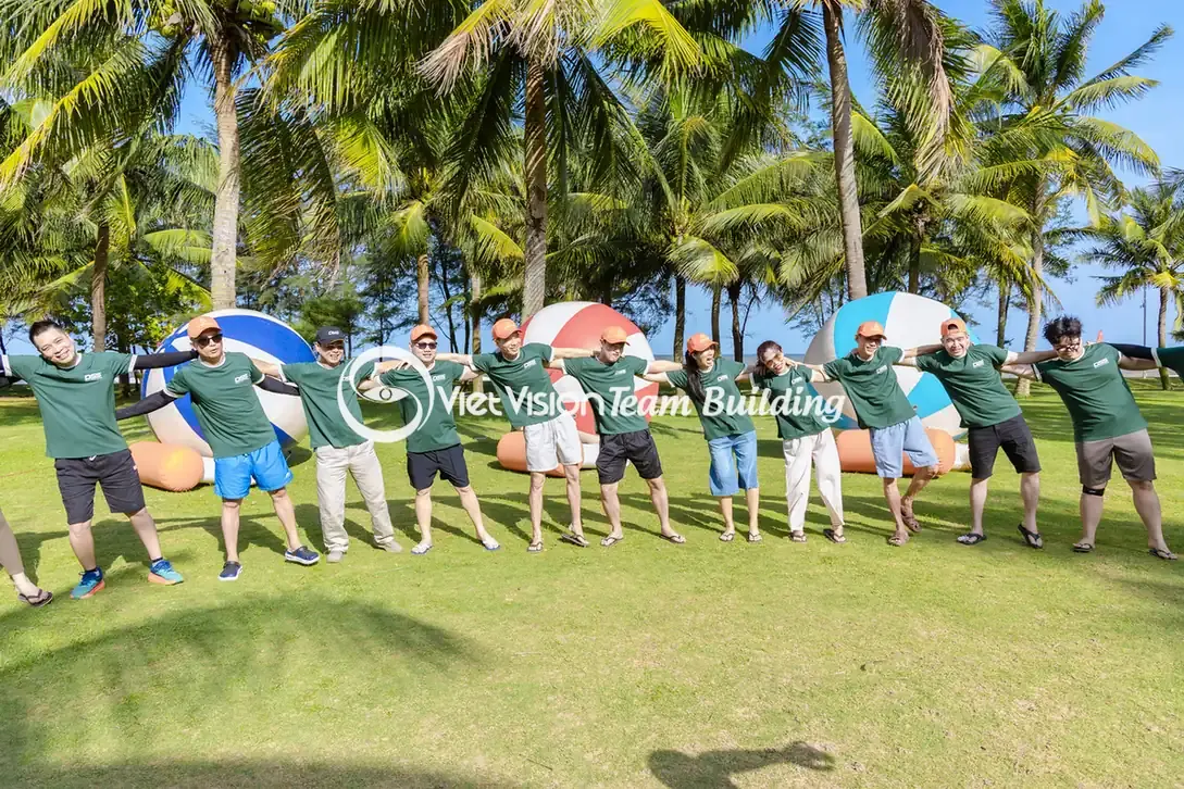 Ảnh thực tế team building Sầm Sơn cho đoàn doanh nghiệp DSS Ảnh thực tế team building Sầm Sơn cho đoàn doanh nghiệp DSS
