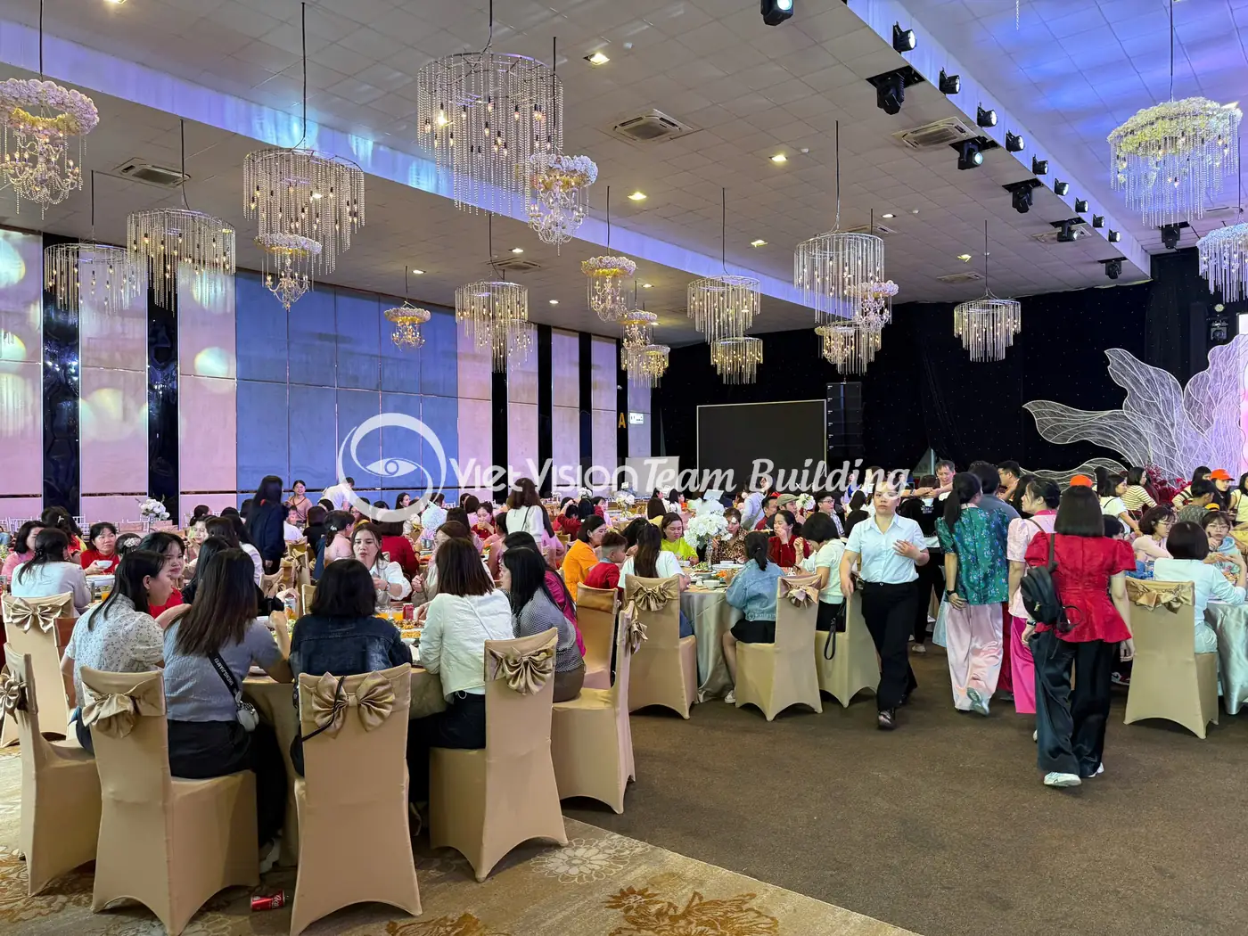Nhịp nghỉ dưỡng buổi tối phù hợp với khu Tuần Châu Hạ Long