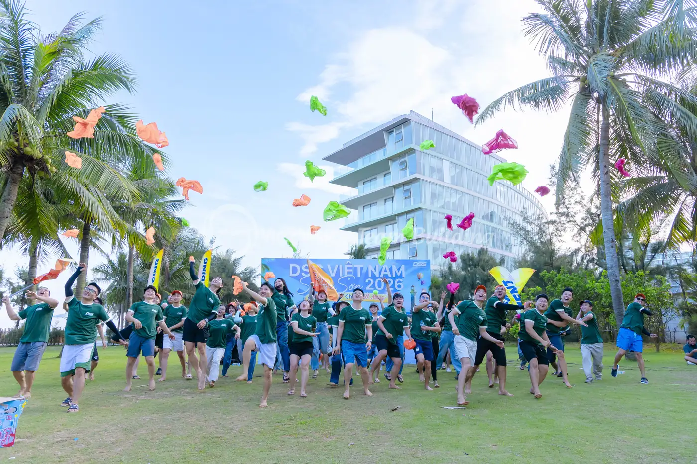 Không khí mở màn chương trình concept team building ngoài trời