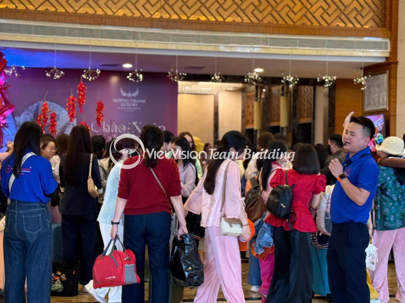 Chọn đặc sản Hạ Long làm quà cần tính người nhận và đường về