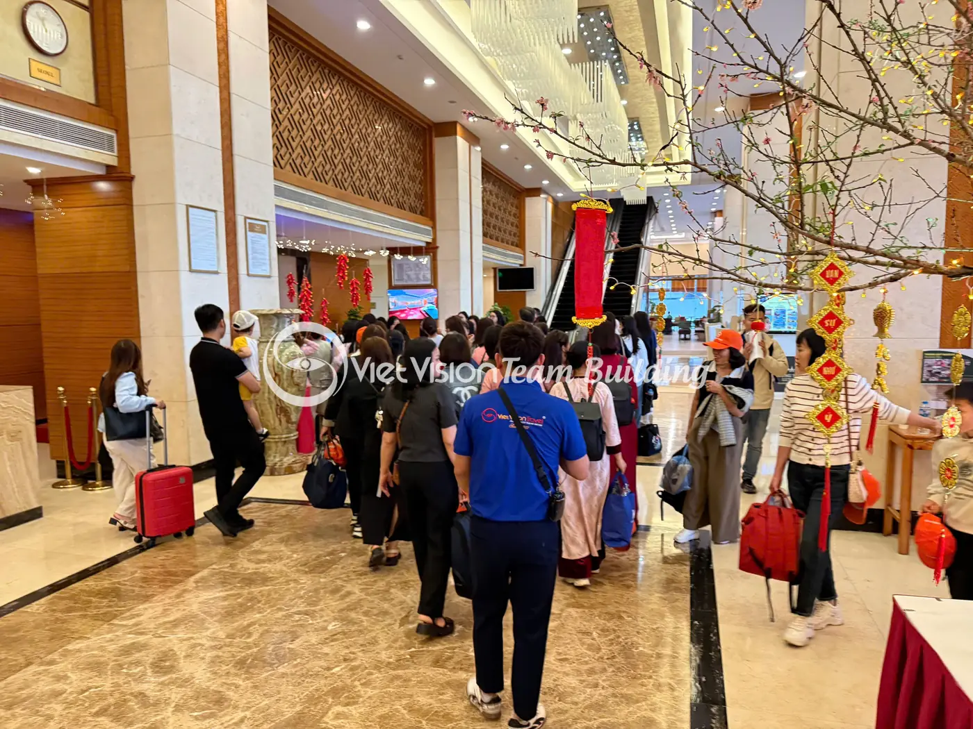 Đồ khô Hạ Long dễ mang hơn hải sản tươi khi làm quà