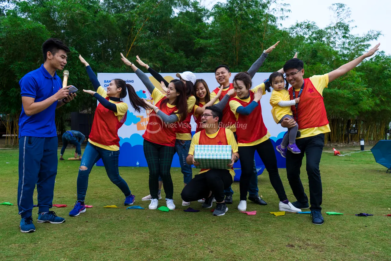 team building cho nhân sự nhiều độ tuổi và bối cảnh vận hành team building thực tế