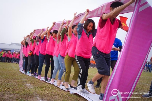 Dịch vụ cho thuê đụng cụ đồ tổ chức team building - Áo lưới màu hồng