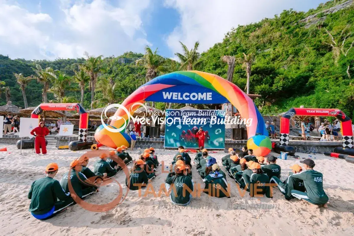 Hoạt động gắn kết tập thể trong tour team building Cát Bà Hoạt động gắn kết tập thể trong tour team building Cát Bà