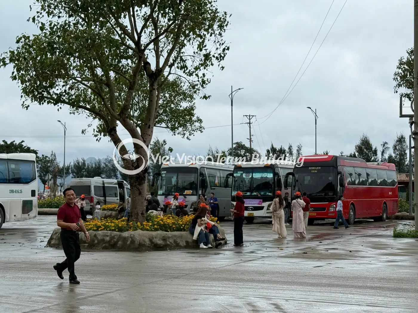 Ăn uống là phương án cứu lịch phù hợp khi Hạ Long trời mưa