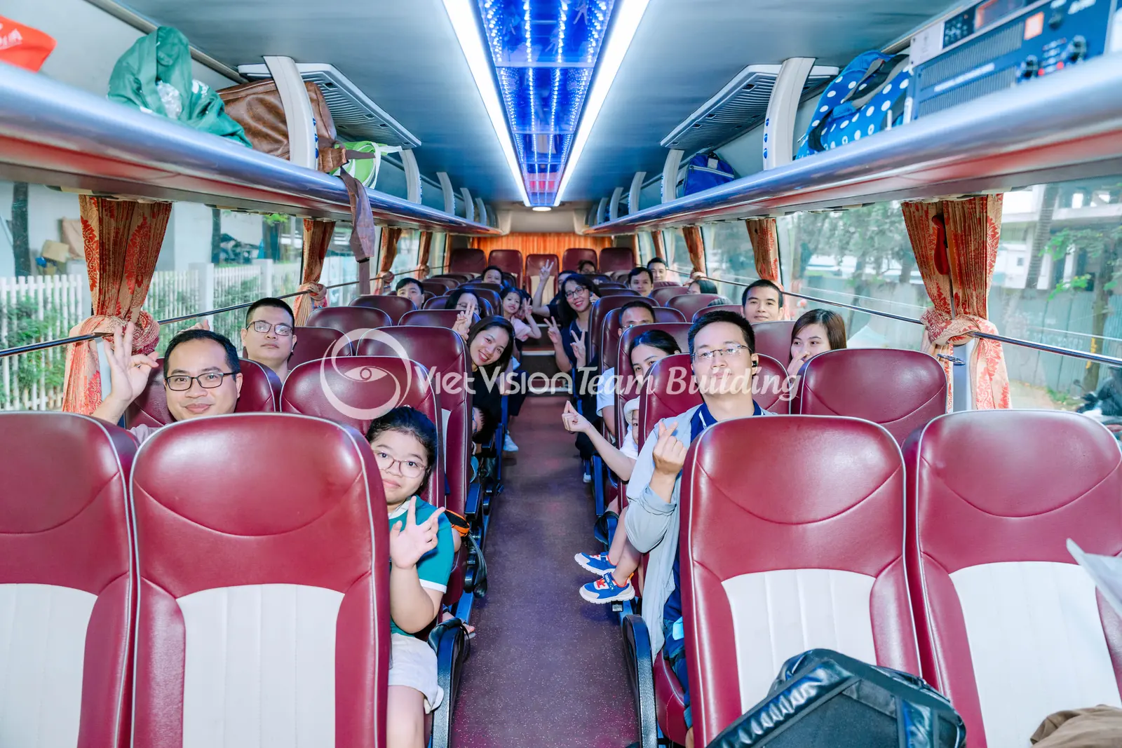 Khoang ghế xe du lịch chở đoàn company trip