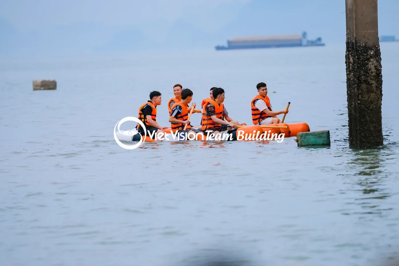 Khoảnh khắc đội nhóm trong chương trình Viet Vision