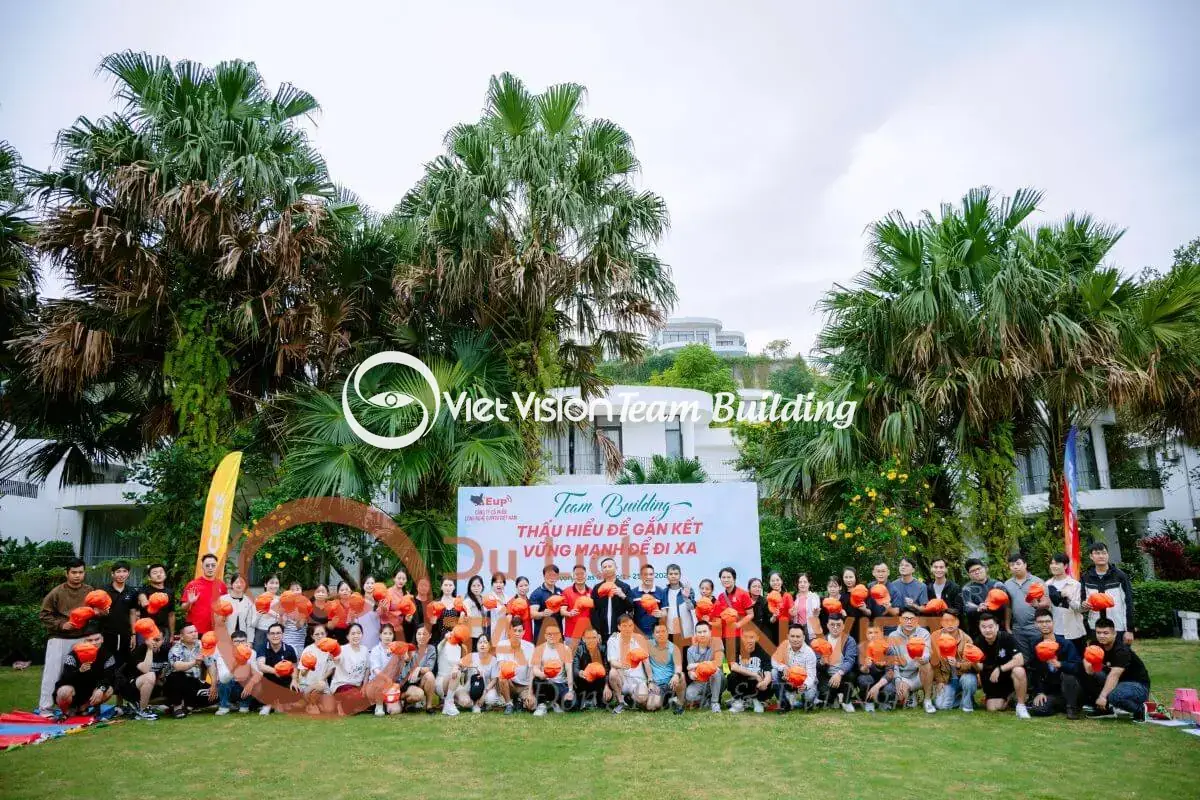 Tập thể doanh nghiệp lưu lại khoảnh khắc chung