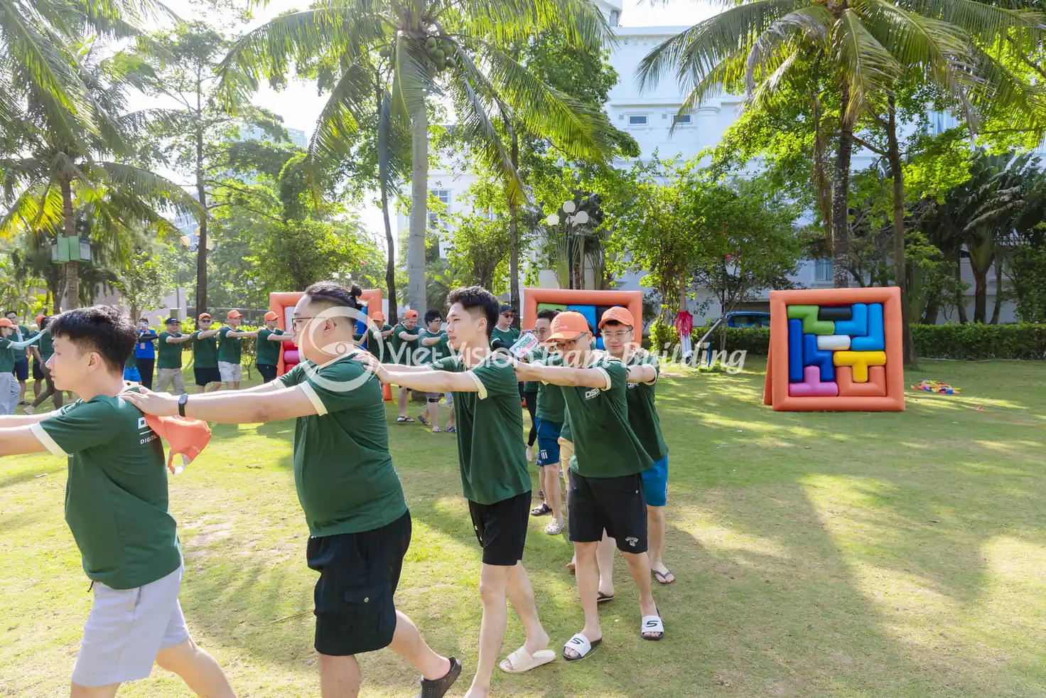 Nhân Viên Khởi Động Trước Hoạt Động Thể Thao nhân viên khởi động trước hoạt động thể thao