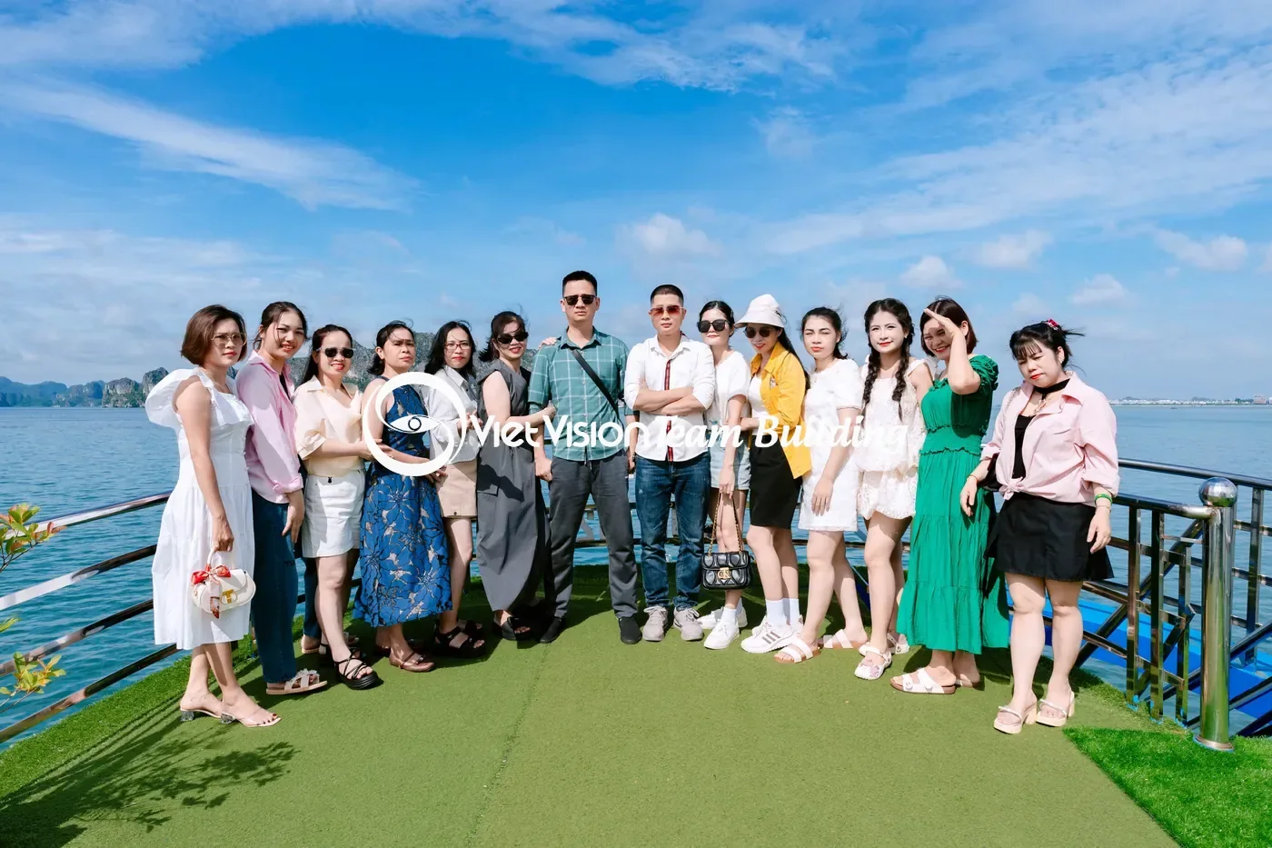 Đội tham gia hoạt động tập thể ngoài trời Đội tham gia hoạt động tập thể ngoài trời