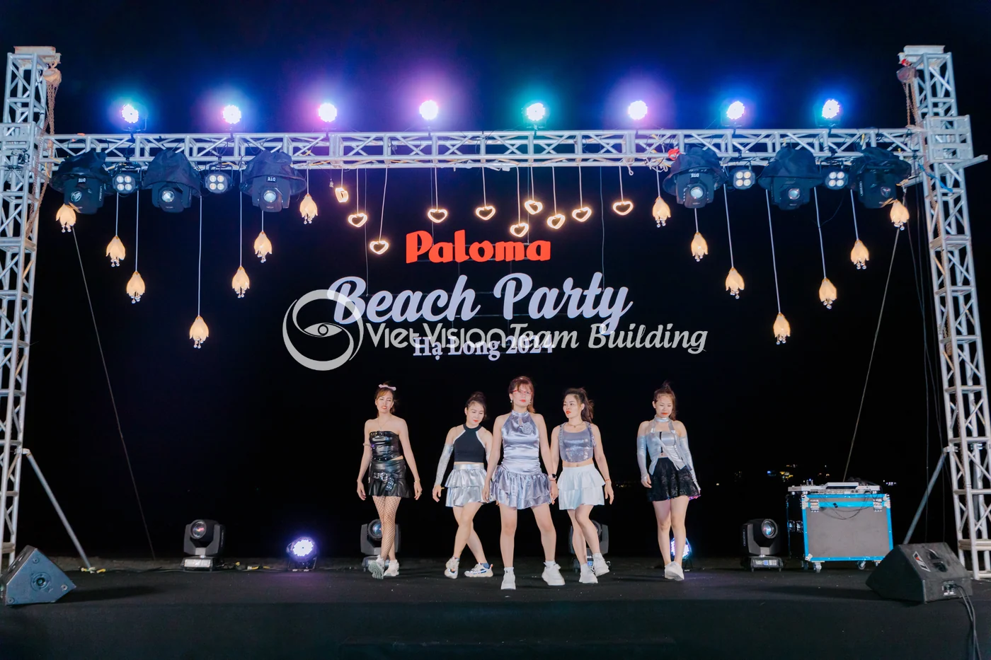 Sân khấu beach party Hạ Long kết hợp gala dinner cho doanh nghiệp