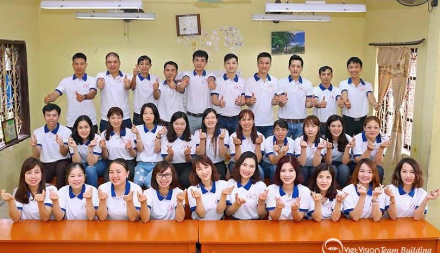 Mẫu kịch bản tổ chức họp lớp tại trường cũ ý nghĩa ấn tượng