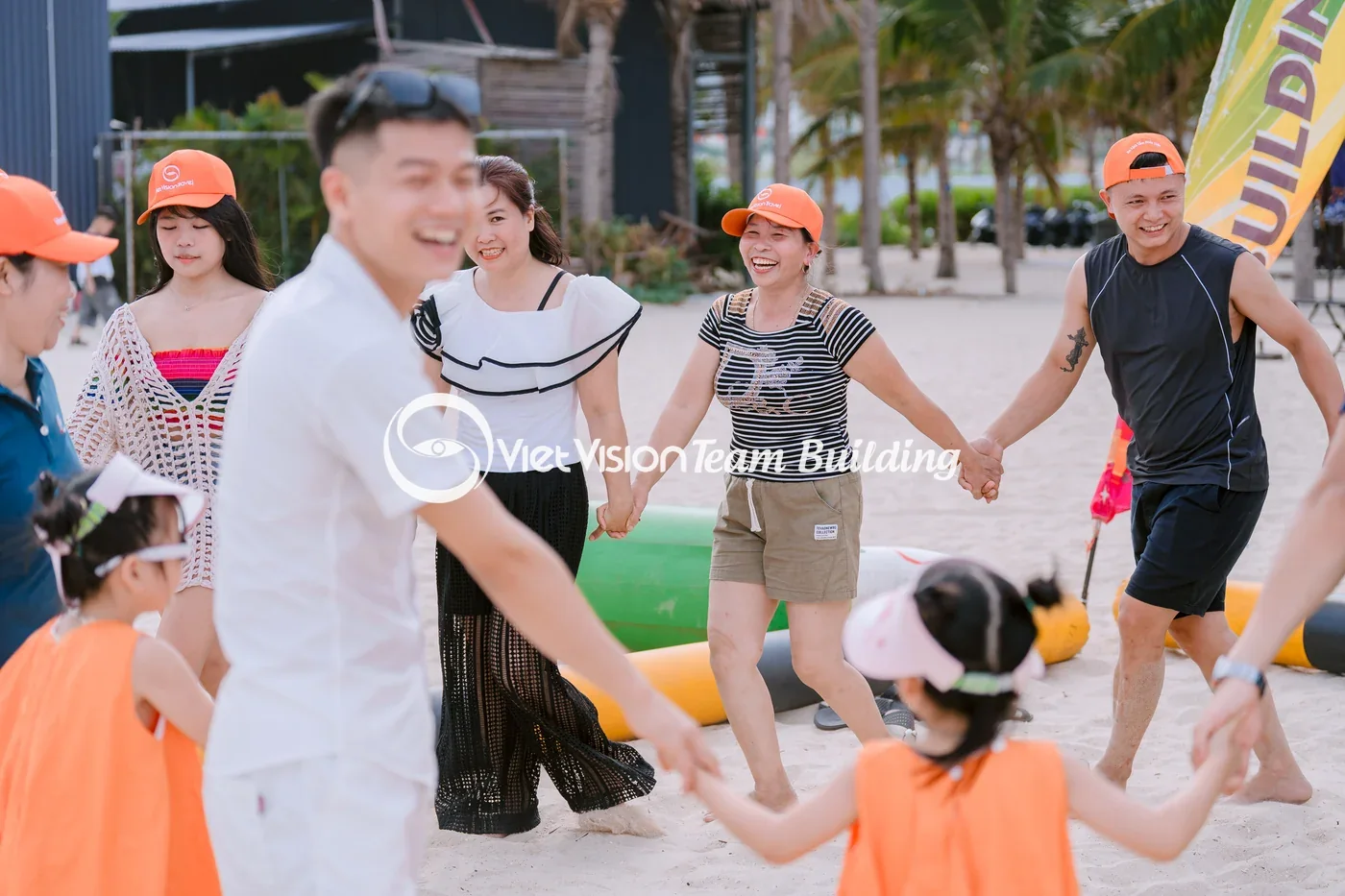 MC tương tác trực tiếp cùng người tham gia