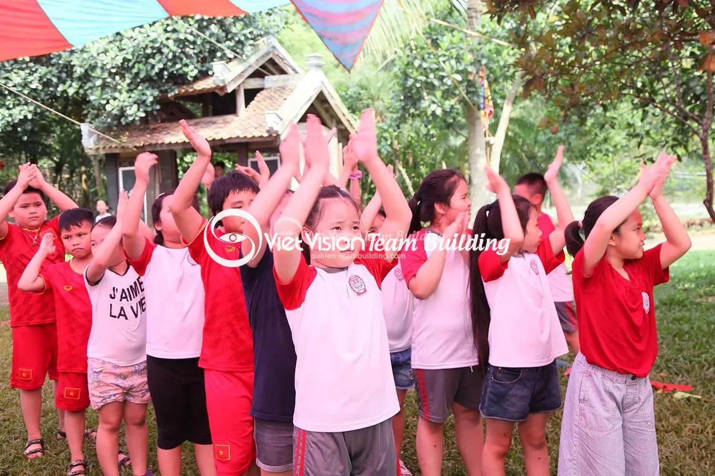 Quy mô người tham gia ảnh hưởng đến số đội và nhân sự hỗ trợ Quy mô người tham gia ảnh hưởng đến số đội và nhân sự hỗ trợ