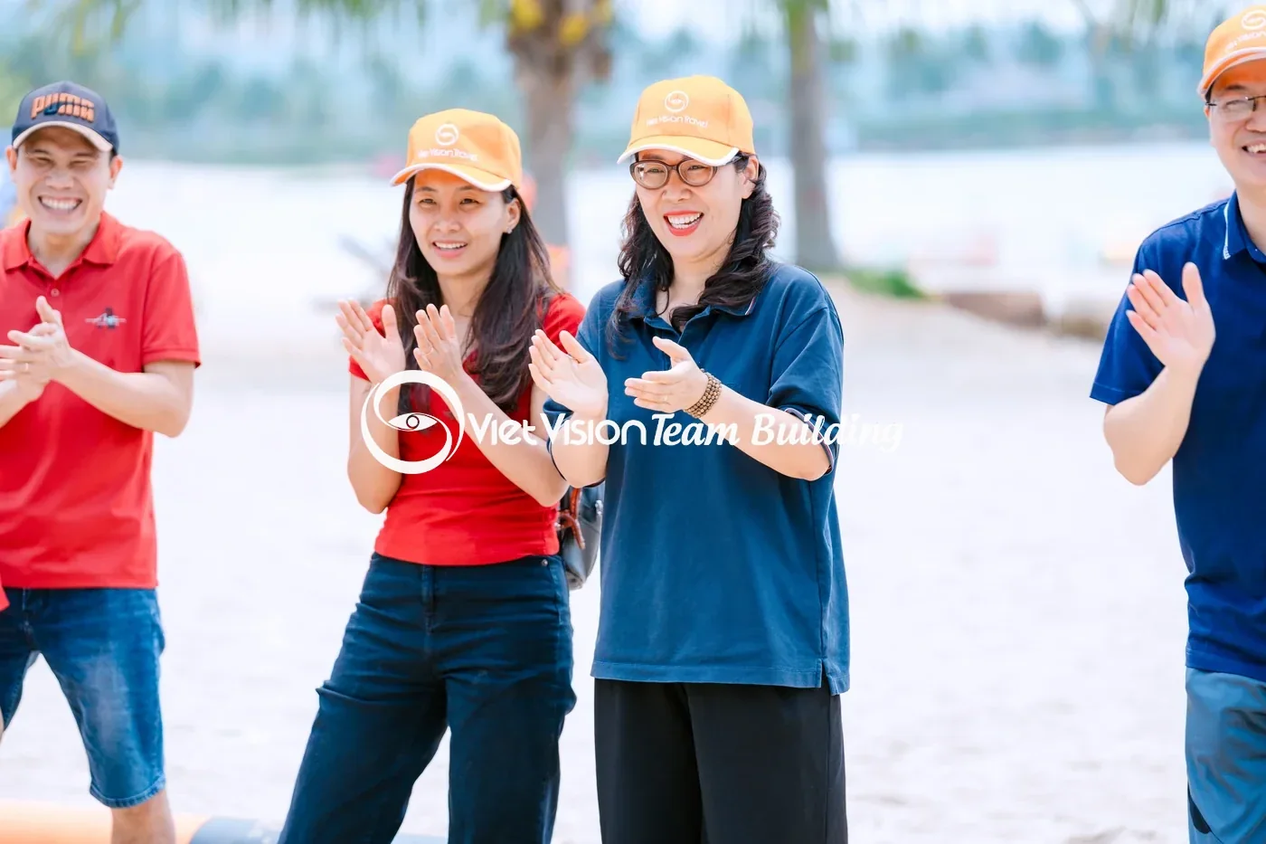 Đoàn doanh nghiệp tạo năng lượng tại khu nghỉ dưỡng Đoàn doanh nghiệp tạo năng lượng tại khu nghỉ dưỡng