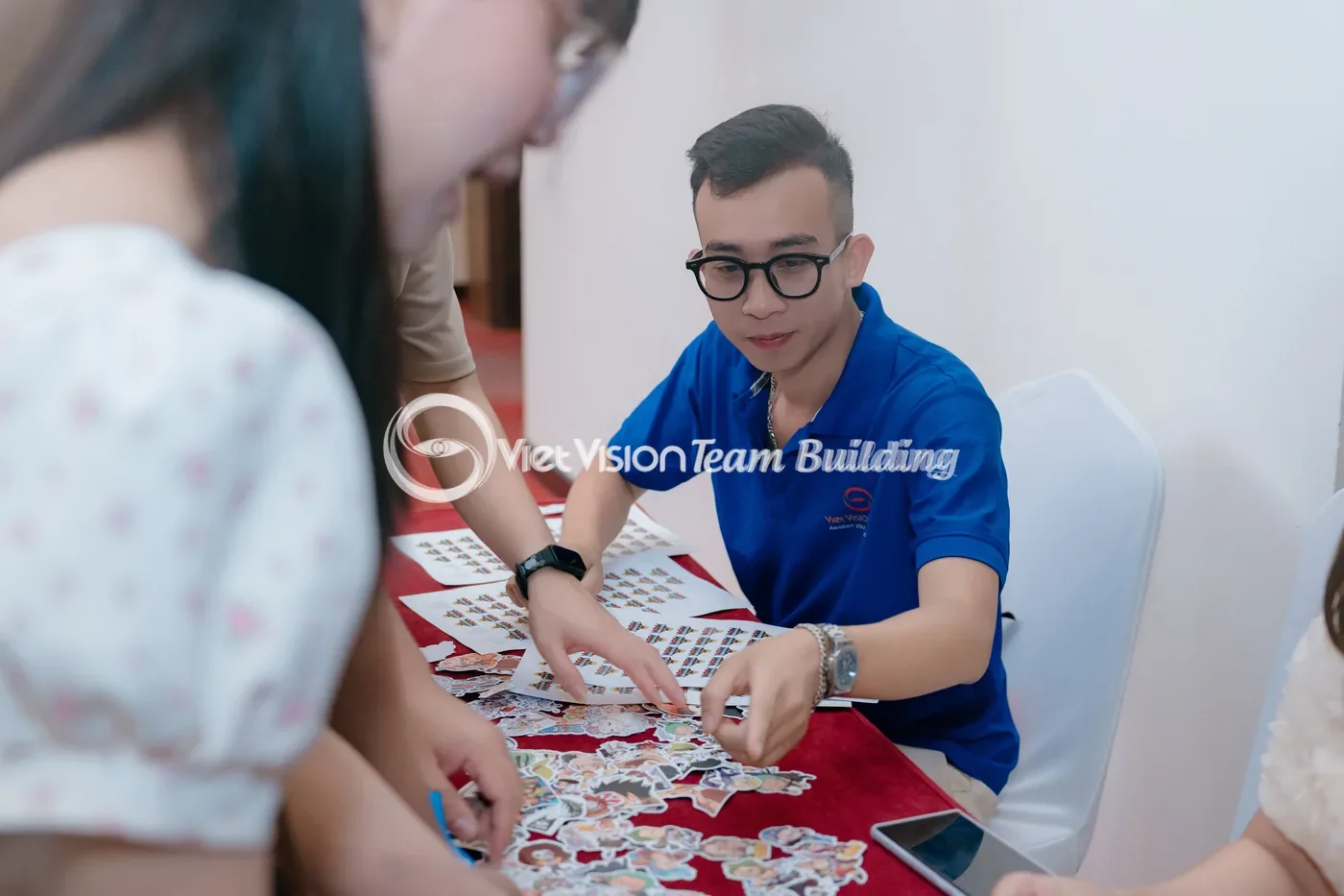 Hoạt động tại bàn phù hợp khi diện tích di chuyển bị giới hạn Hoạt động tại bàn phù hợp khi diện tích di chuyển bị giới hạn