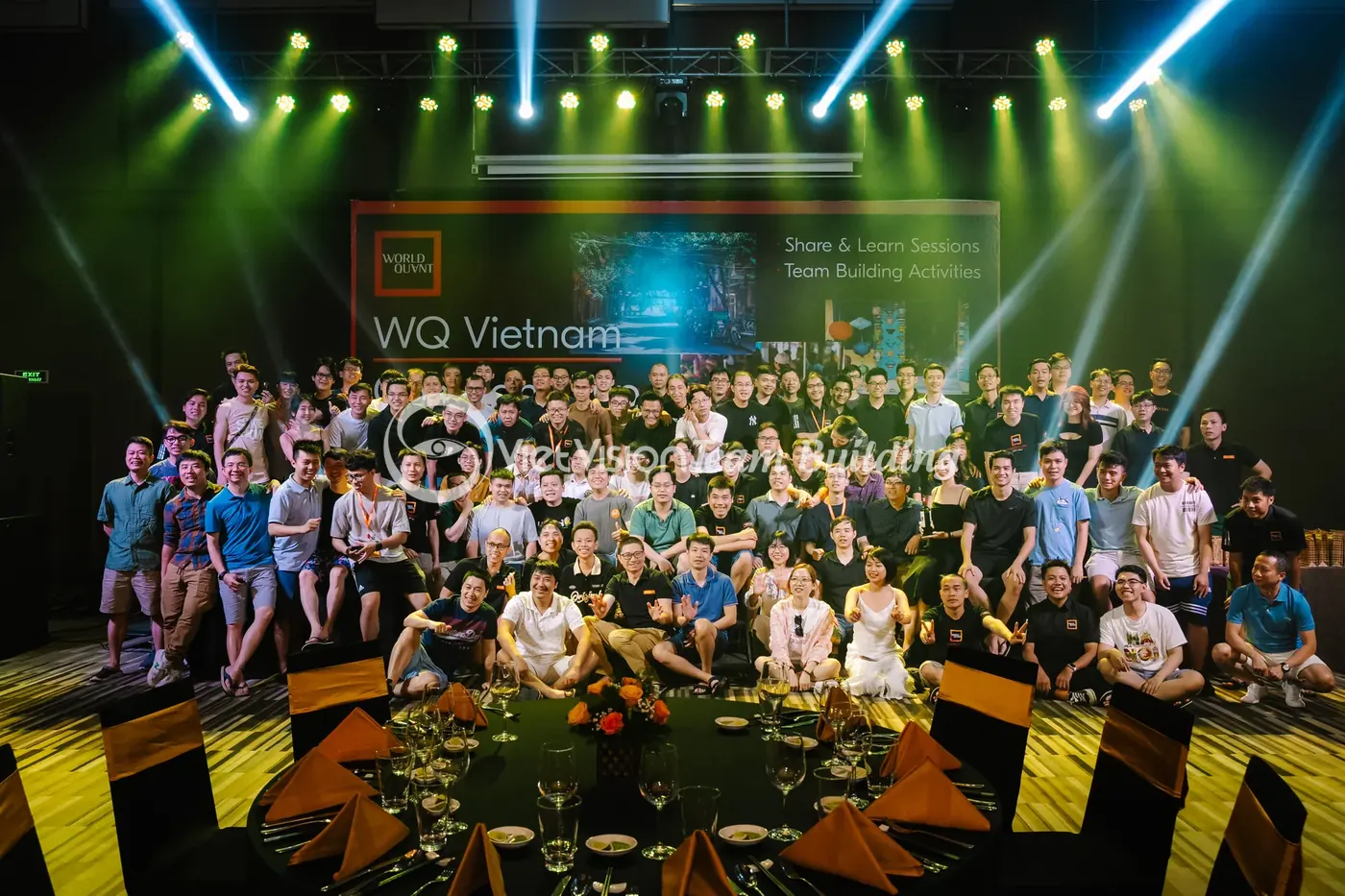 MC và đại diện doanh nghiệp dẫn phần khai mạc MC và đại diện doanh nghiệp dẫn phần khai mạc