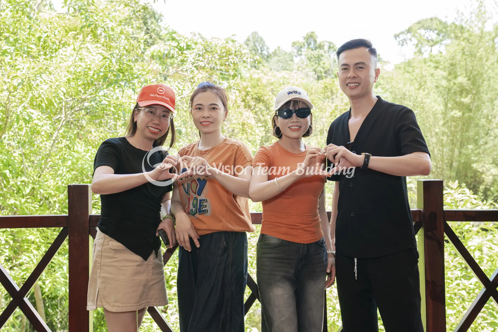 Nhóm Nhỏ Kết Nối Trong Không Gian Xanh nhóm nhỏ kết nối trong không gian xanh