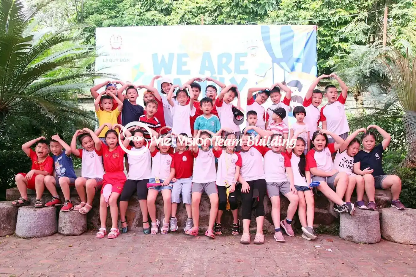 Đoàn tham gia thử thách phối hợp cùng Viet Vision Đoàn tham gia thử thách phối hợp cùng Viet Vision