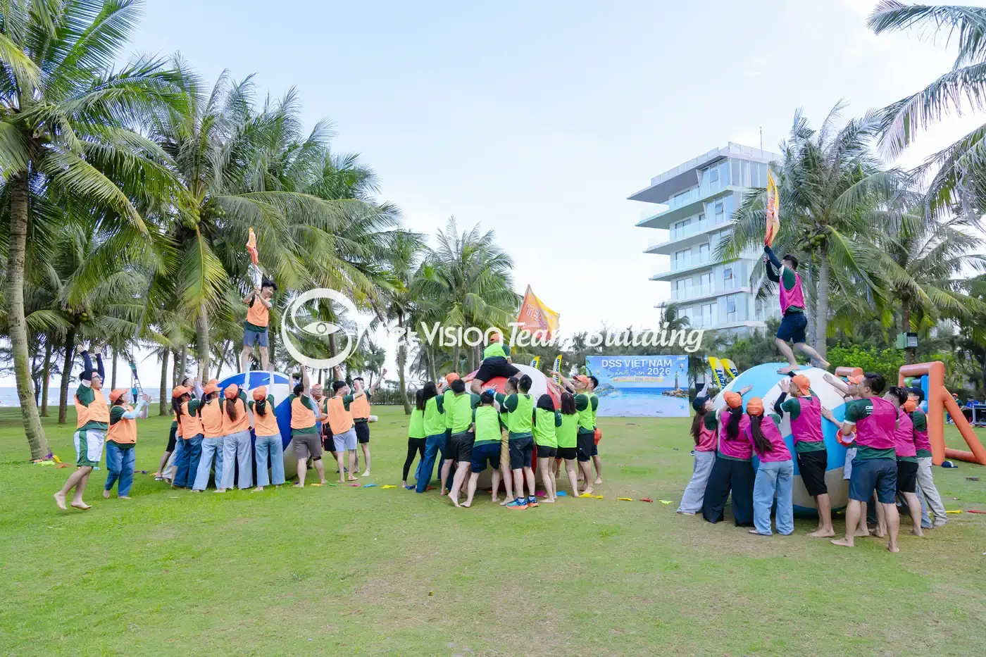 nhân viên chia sẻ phản hồi sau team building