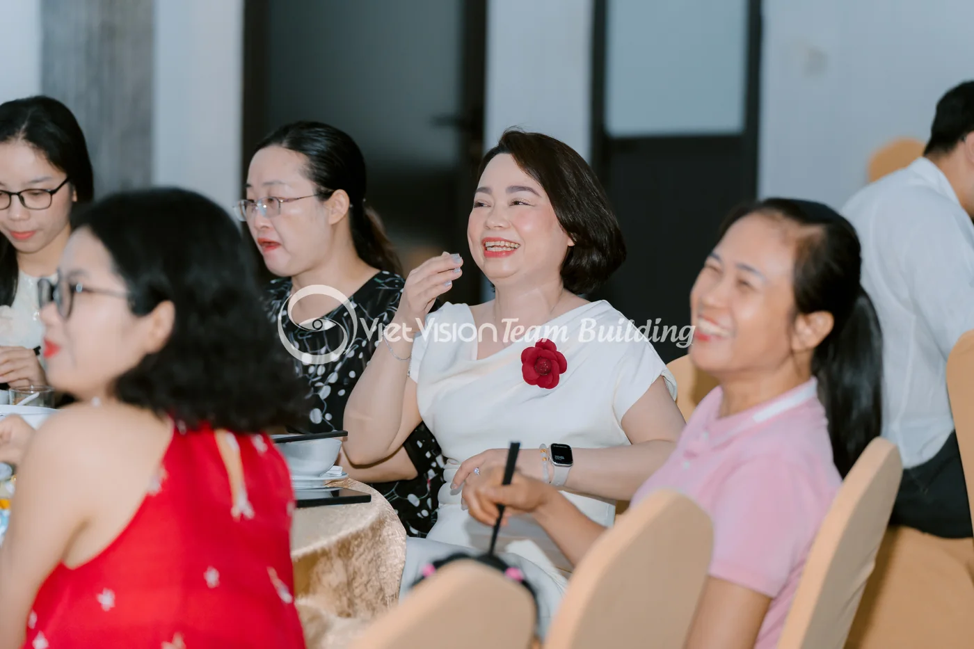 Vị trí ngồi thuận tiện theo dõi sân khấu