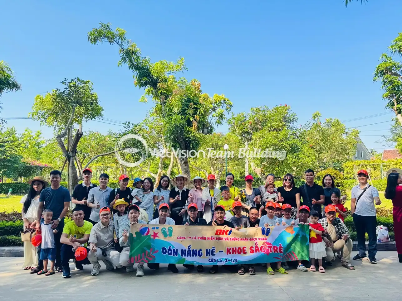 Tư liệu và hình ảnh cần được chọn theo câu chuyện chính Tư liệu và hình ảnh cần được chọn theo câu chuyện chính