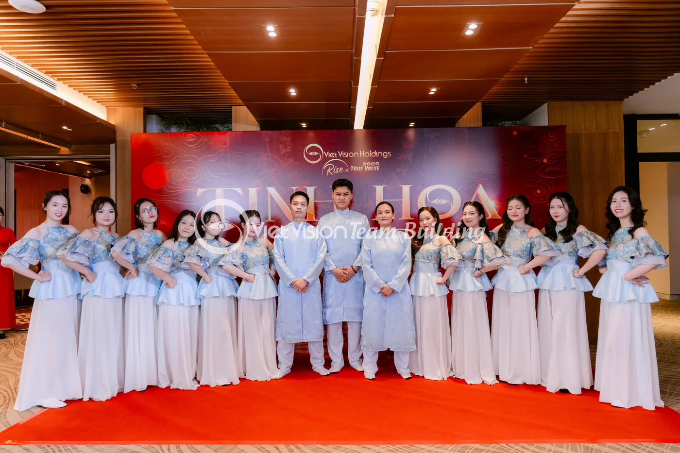 Ảnh tập thể doanh nghiệp khoảng 50 người