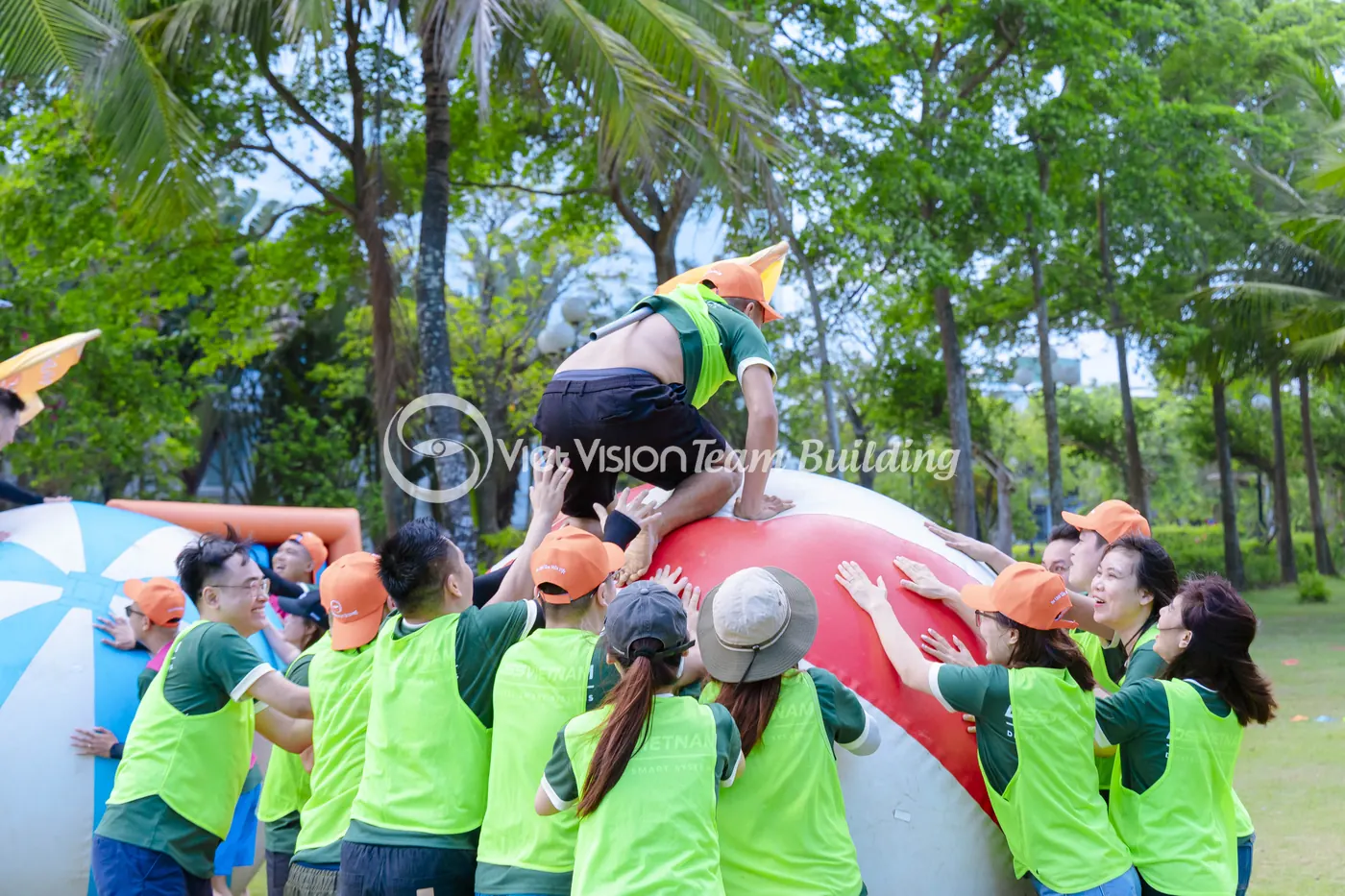 Tập Thể Công Ty Tổng Kết Sau Team Building tập thể công ty tổng kết sau team building