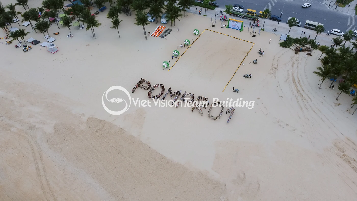 Flycam mặt bằng bãi biển Hạ Long dùng để chia zone cho đoàn team building đông người