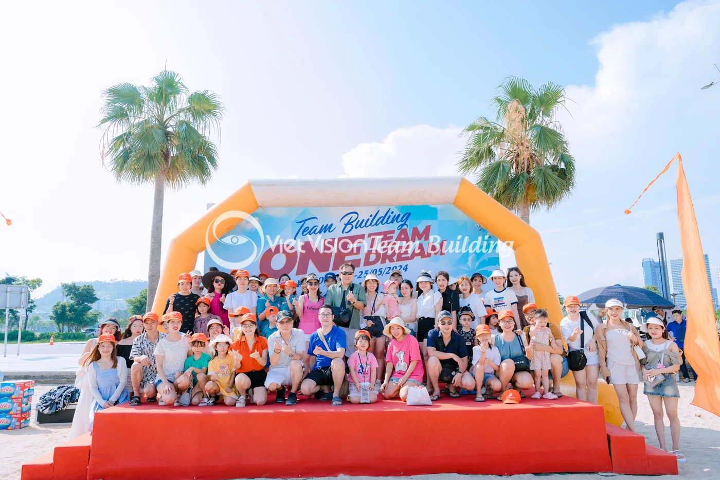 Sân team building Hạ Long trong chương trình kết hợp công viên và gala của doanh nghiệp