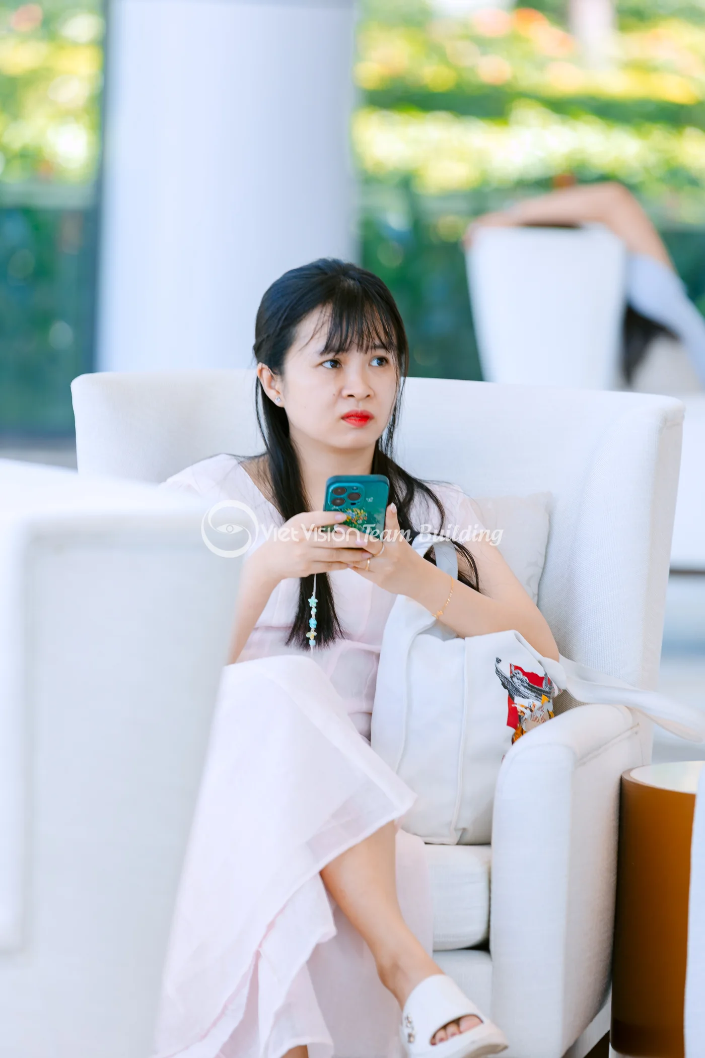 Thông tin thiệp mời giúp khách chọn trang phục