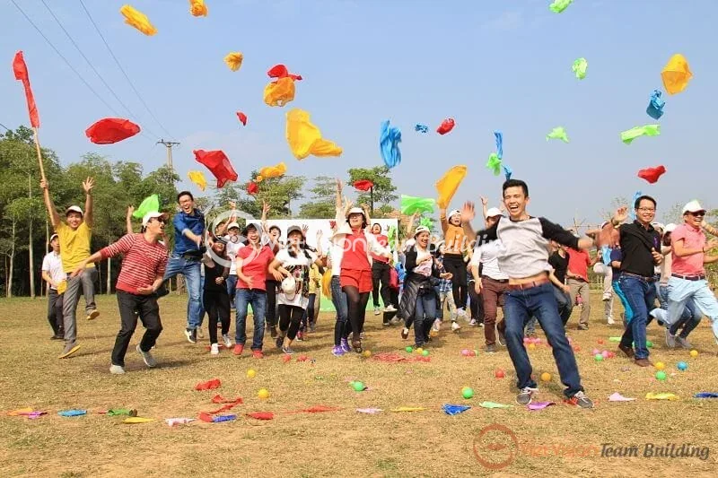 Trò chơi team building Serena Kim Bôi Trò chơi team building Serena Kim Bôi