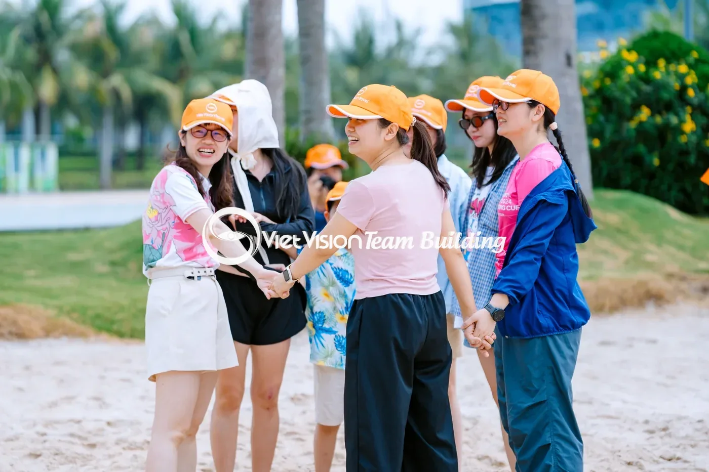 Khoảnh khắc đội nhóm trong chương trình Viet Vision