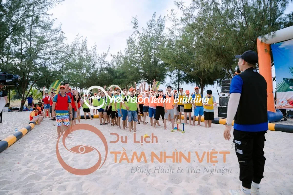 Hoạt động gắn kết tập thể trên bãi biển Bảo Ninh Quảng Bình Hoạt động gắn kết tập thể trên bãi biển Bảo Ninh Quảng Bình