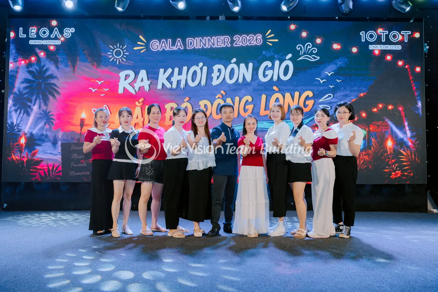 Khoảnh khắc kết thúc tiết mục đinh sự kiện